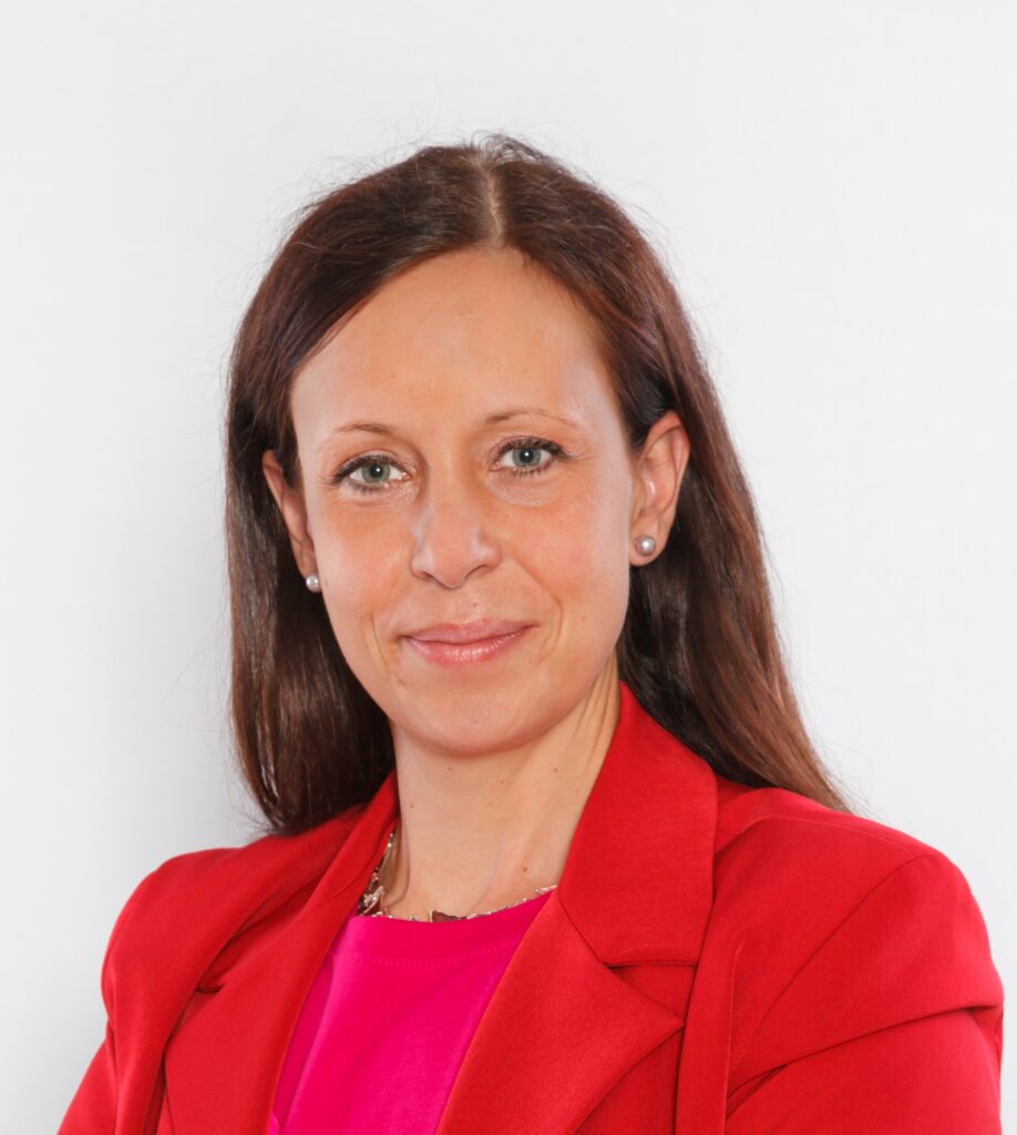 Dungaciu Cristina